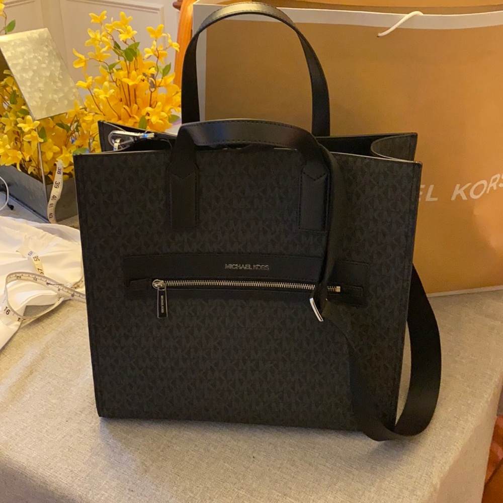 NWT MICHAEL KORS KINLEY TOTE